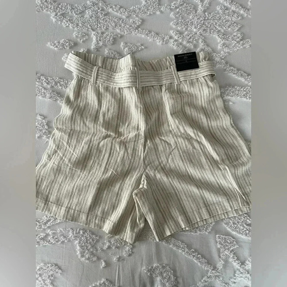 Banana Republic Linen-Blend Paperbag Short - Picture 6 of 13